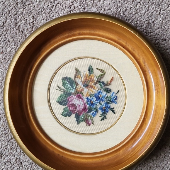 Vintage Framed Cross Stitch 2 pce set - Picture 2 of 5